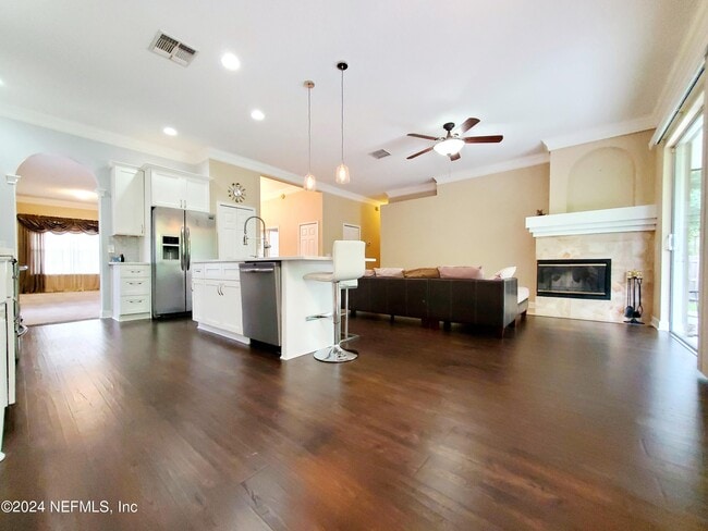 Building Photo - 5627 Ribbon Rose Dr
