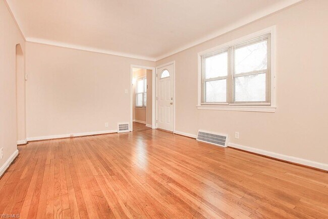 Foto del edificio - 21603 Hillgrove Ave