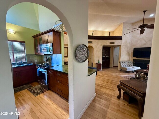 Foto del edificio - 10301 N 70th St