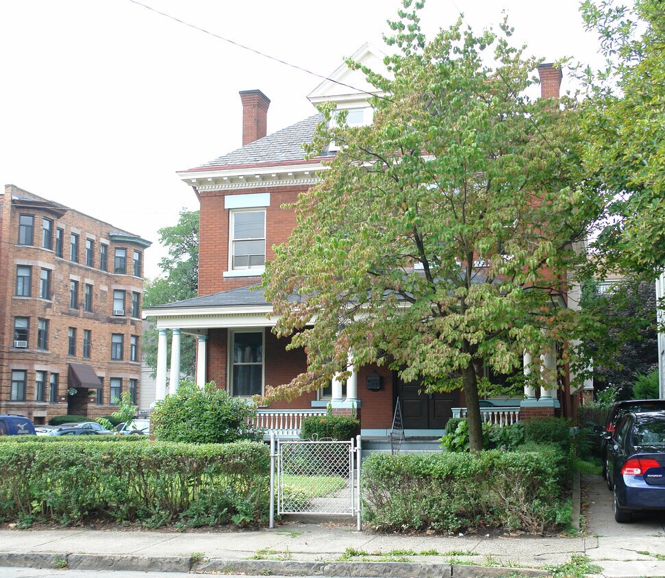 Building Photo - 648 Maryland Ave