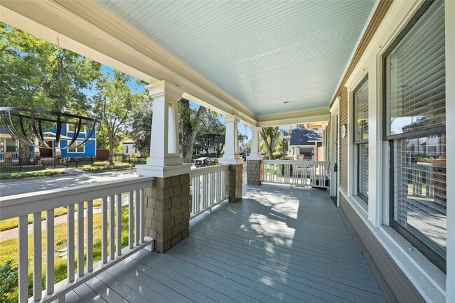 Foto del edificio - 601 W 18th St