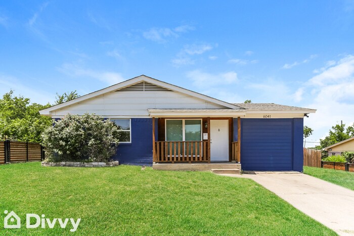 Foto principal - 6041 Golden Gate Dr