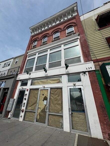 Building Photo - 137 Monticello Ave