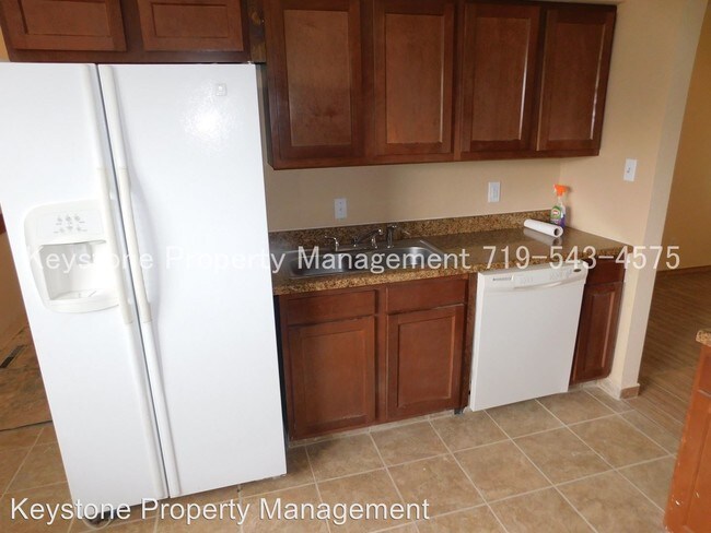 Building Photo - 3 br, 1 bath House - 3120 Skyview Avenue