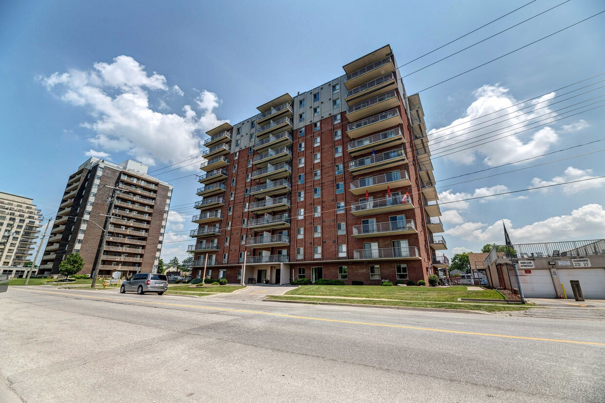 Primary Photo - Derby Lane Apartments
