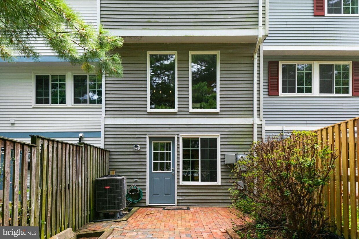 1627 Purple Sage Dr, Reston, VA 20194 Townhome Rentals in Reston VA