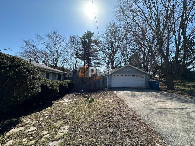 Building Photo - 202 E 250 S