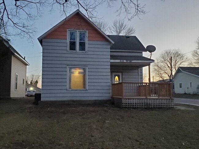 Building Photo - 104 NW 2nd St