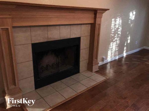 Building Photo - 7430 Bayberry Ln