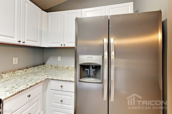 Foto del edificio - 123 Creek Way Ln