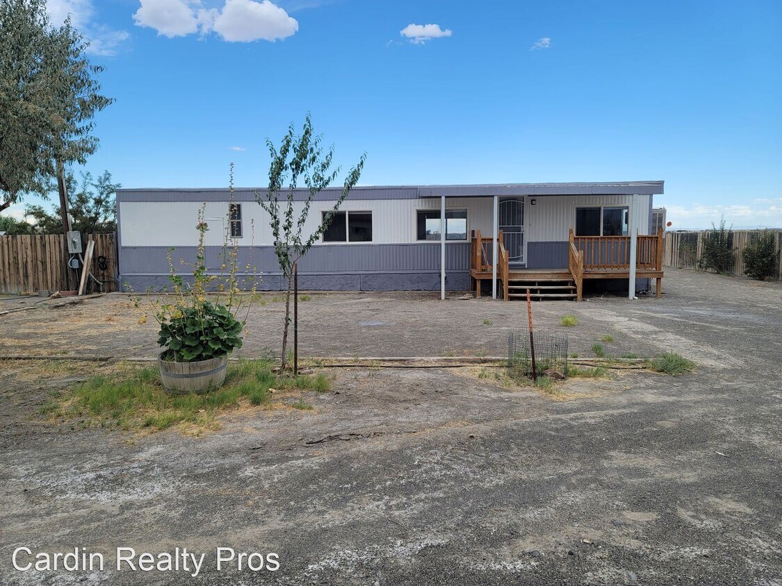 Primary Photo - 2 br, 1 bath House - 490 Reno HWY