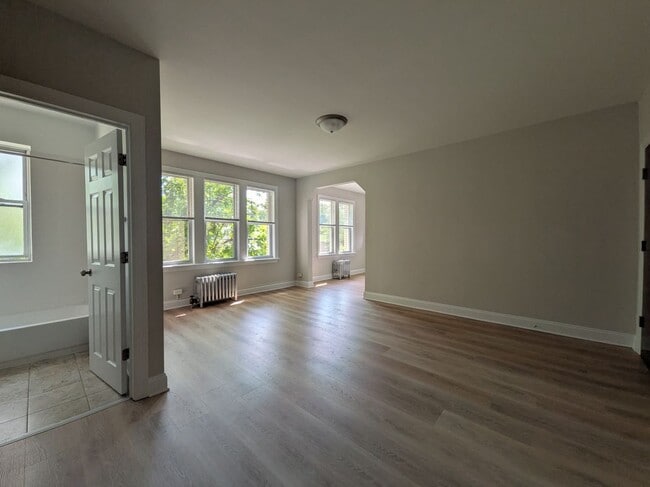 Building Photo - 2600 N Kimball Ave
