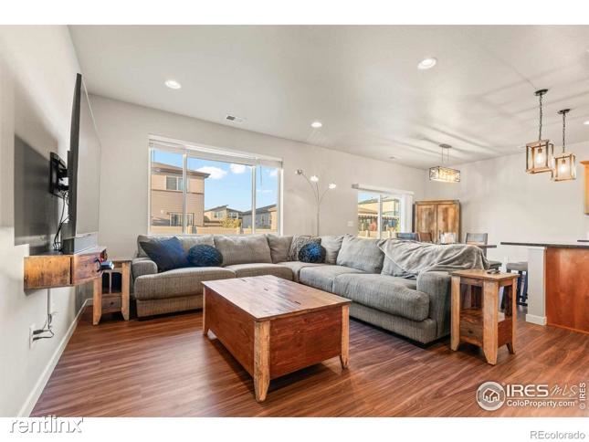 Building Photo - 3 br, 2 bath House - 3928 Buckthorn Street