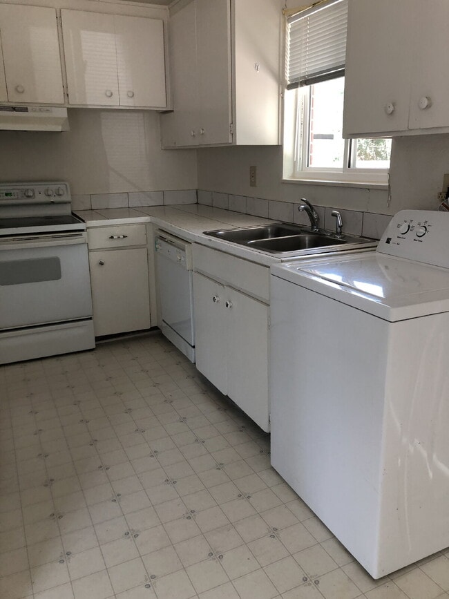 Building Photo - "Cute 3 Bed, 2 Bath in Boulder, large yard!"