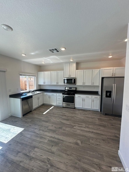 Building Photo - 420 Summer Triangle Dr