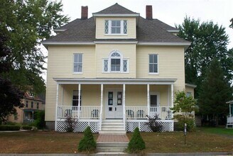 Building Photo - 9 Hopkins St