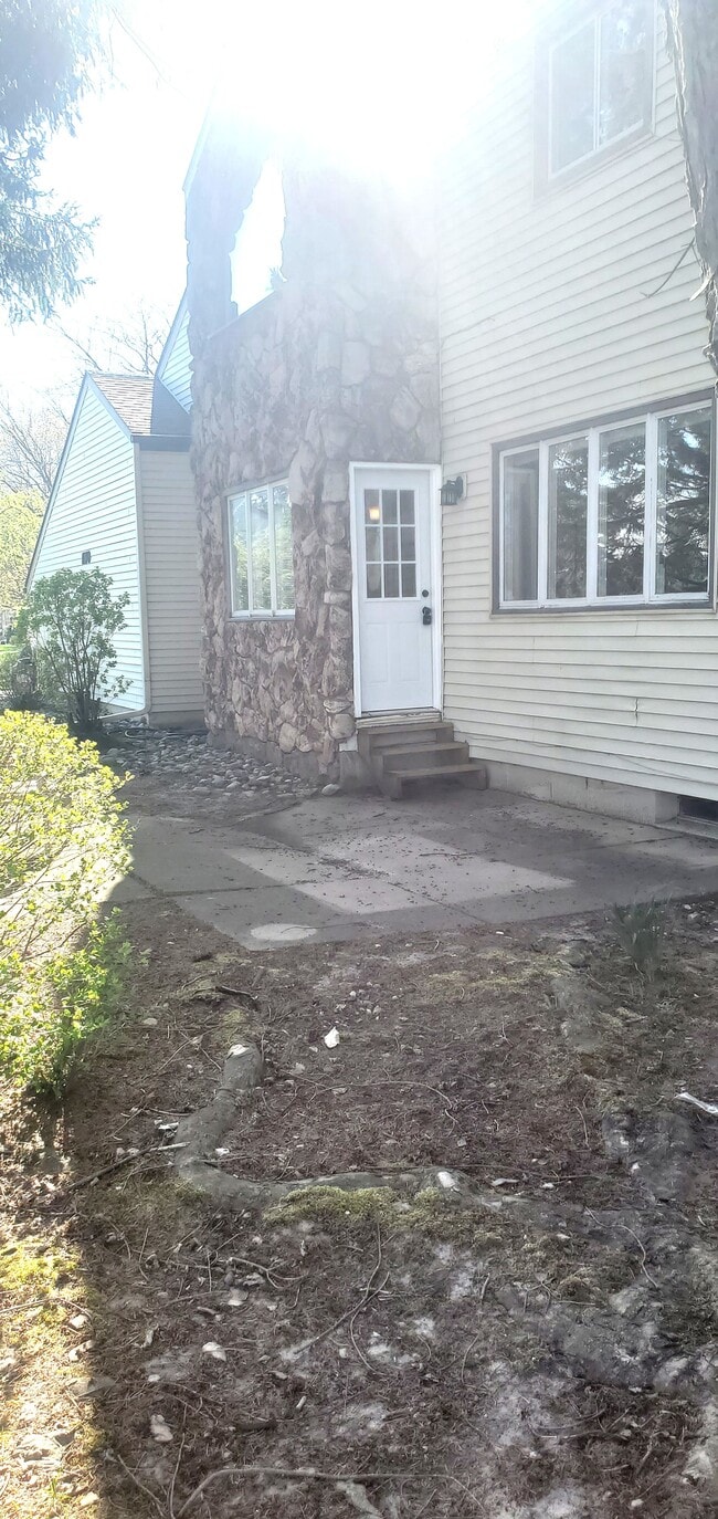 Building Photo - 1110 Timbercreek Dr