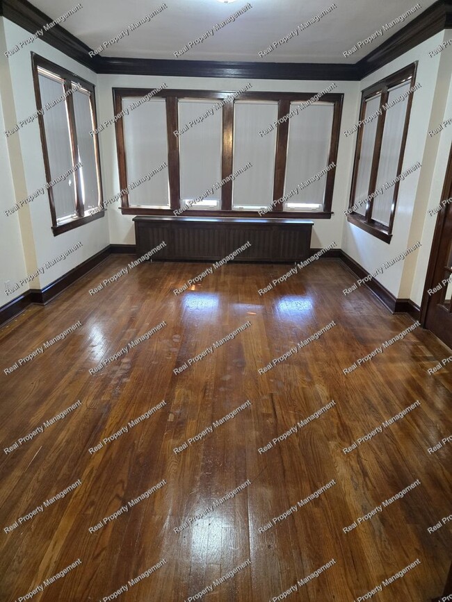 Building Photo - Charming 3 Bedroom Bungalow