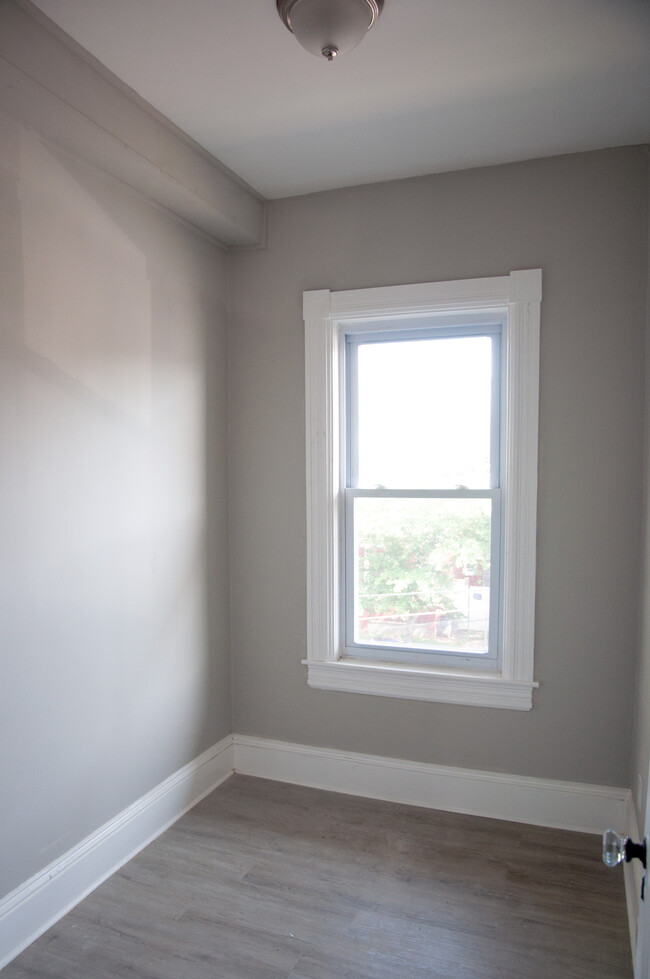 Side Office - 1304 Washington St