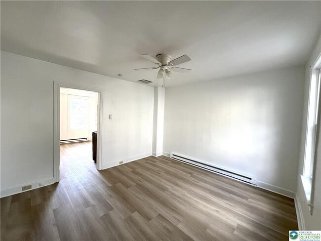 Foto del edificio - 832 Wyandotte St
