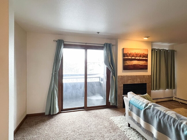 Foto del edificio - 1170 Denali St