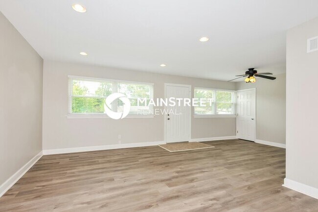 Building Photo - 3 Bedroom Pet-Friendly Home in FLORISSANT,...