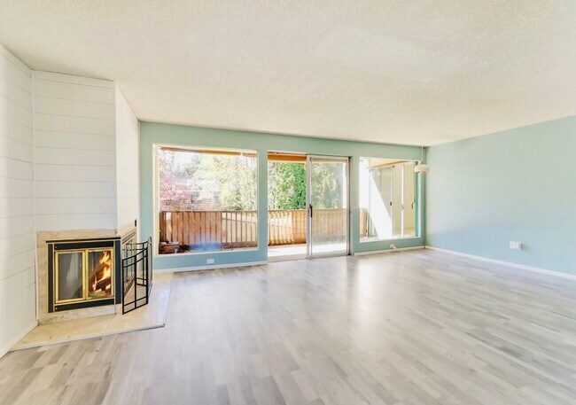 Building Photo - 10430 Gravelly Lake Dr SW