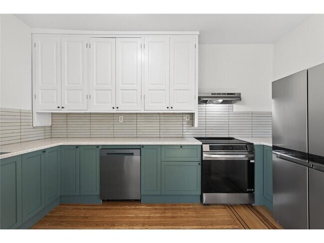 Foto del edificio - 2210 Colfax Ave South