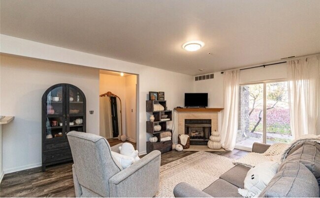 Foto del edificio - 867 Amanda Ln