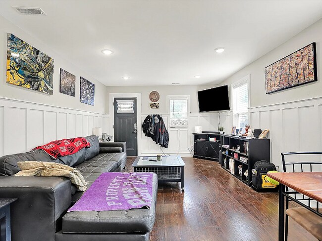 Foto del edificio - 1641 Iowa St