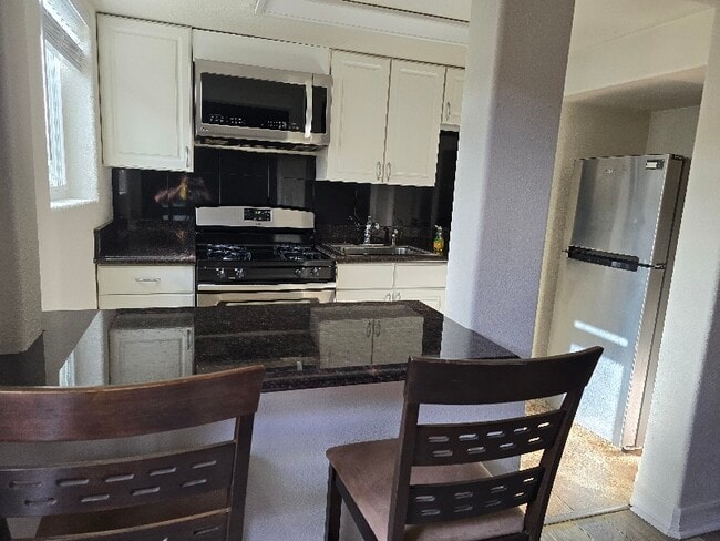 Foto del edificio - 3345 Oliphant St