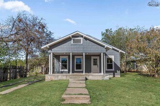 Building Photo - 2010 Joline St