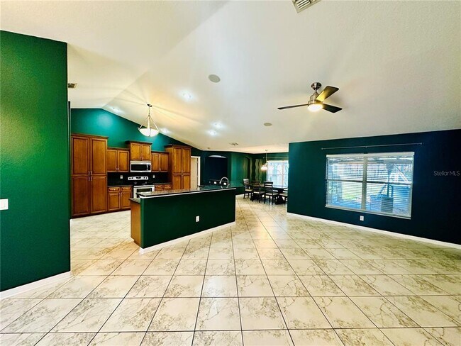 Building Photo - 18236 Macek Rd