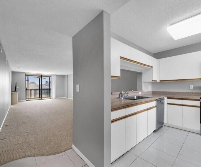 Foto del edificio - 15355 Lakes of Delray Blvd