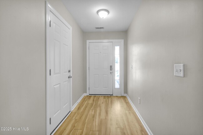 Foto del edificio - 124 Crooked Run Dr
