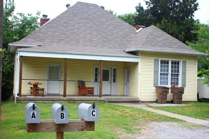 Primary Photo - Renovated 4 Bedroom Duplex Unit in South Nashville - Pet Friendly!