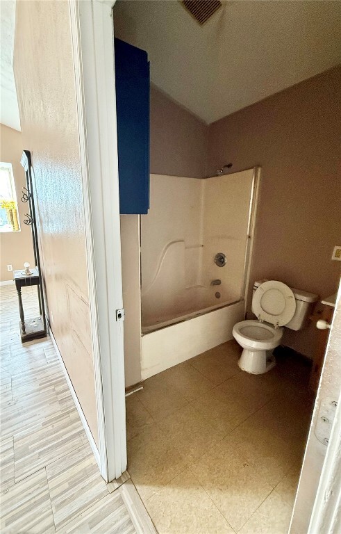 Building Photo - 400 N 1st St