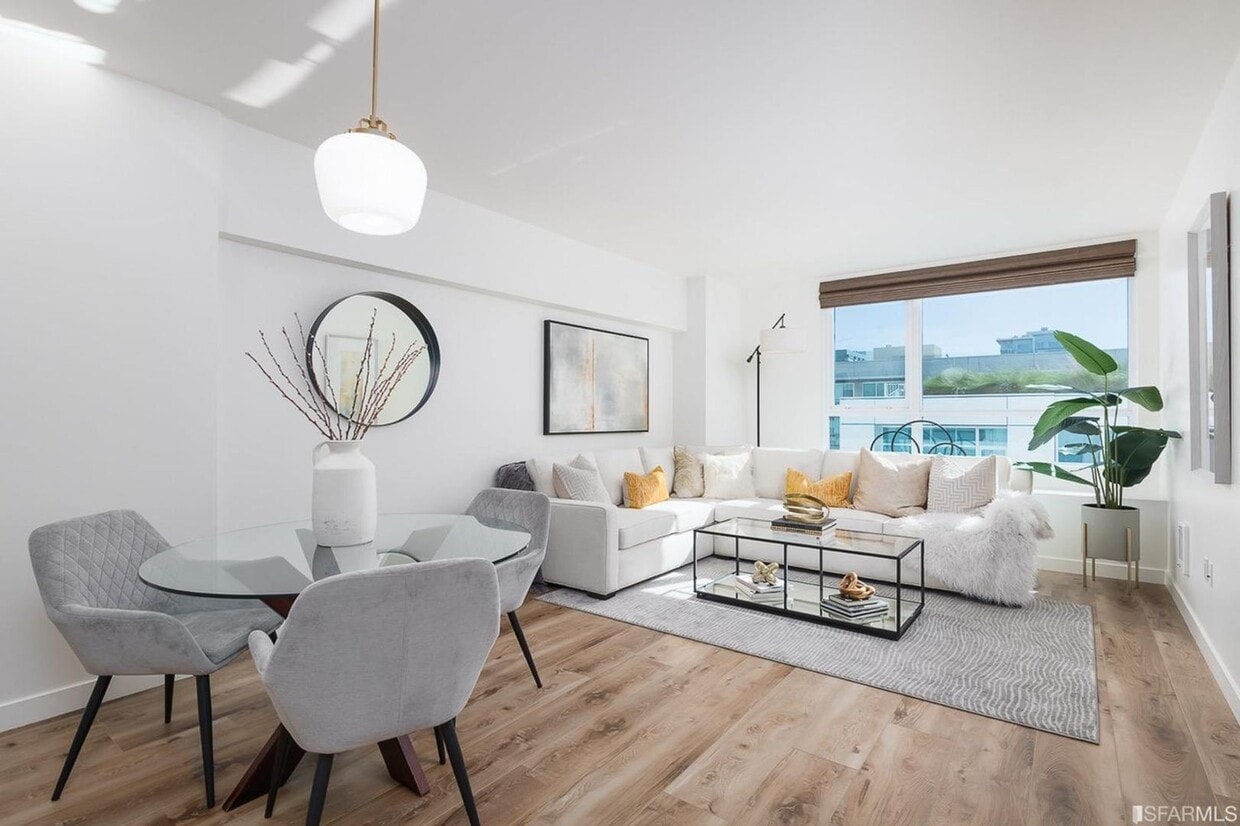 Foto principal - 1 Bedroom Condo with Parking and In-Unit L...