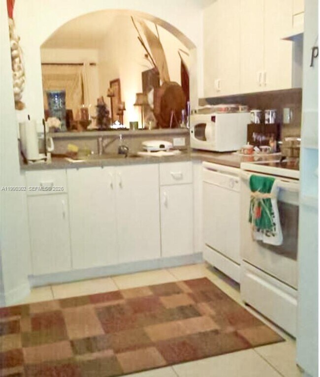 Foto del edificio - 935 NE 33rd Terrace