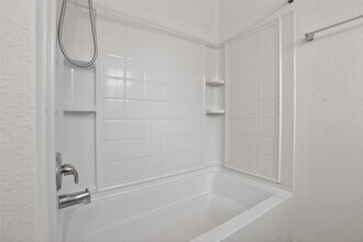 Building Photo - 1618 Grable Cove Ln