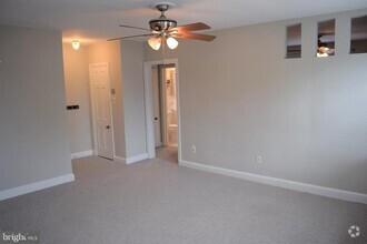 Building Photo - 1806 W Abingdon Dr