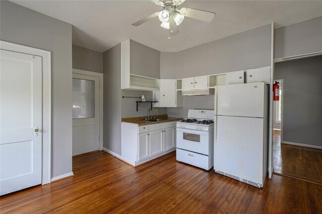 Building Photo - 4620 Clay St
