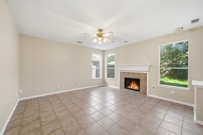 Foto del edificio - 14715 Plains River Dr