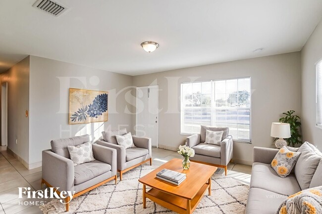 Foto del edificio - 1231 NE 214th St