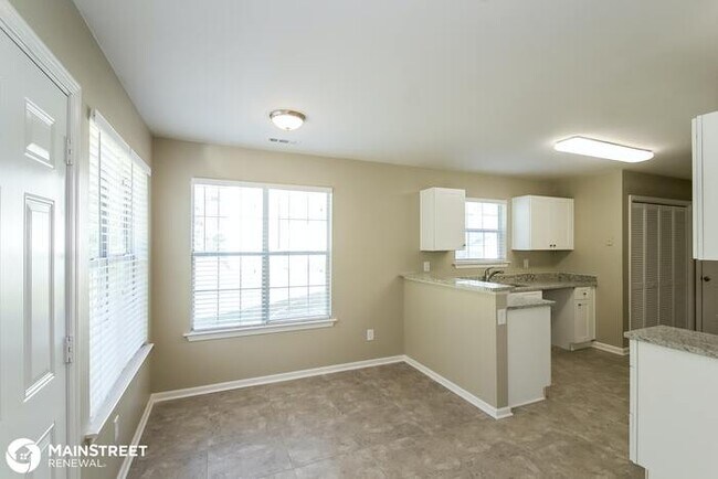 Building Photo - 5633 Isleworth Ct, Atlanta, GA 30349