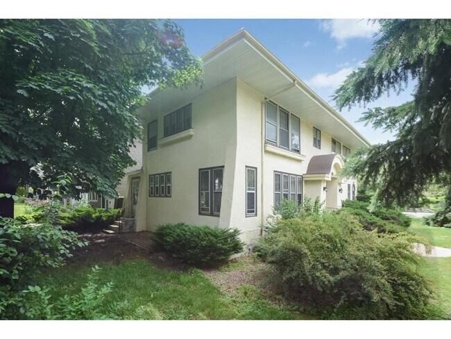 Foto del edificio - 116 Lexington Pkwy N