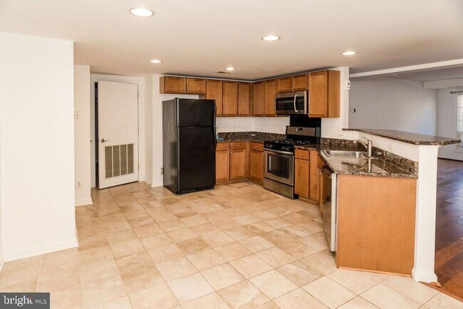 Foto del edificio - 1223 N Van Dorn St