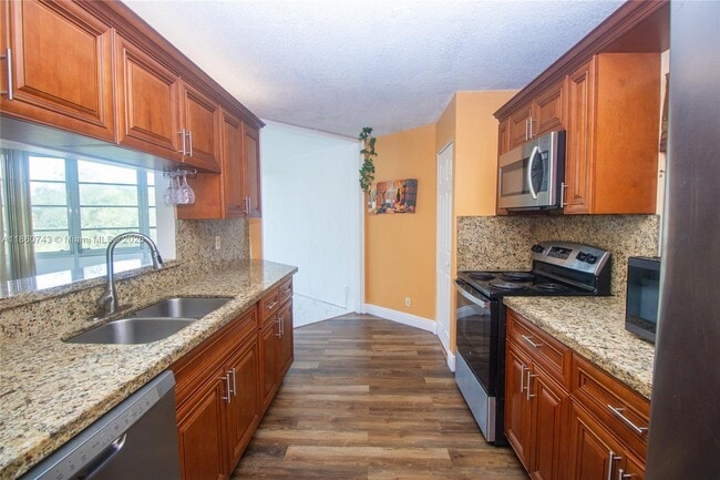 Foto del edificio - 3100 N Pine Island Rd
