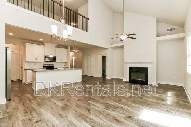 Foto del edificio - 140 Stewart Glen Dr
