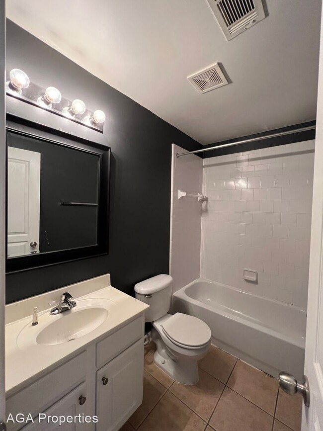 Building Photo - 2 br, 3 bath House - 1035 S Barnett Shoals...